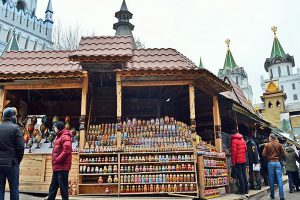 Chợ Vernhisaz – điểm đến lý tưởng mua quà lưu niệm trong tour Nga
