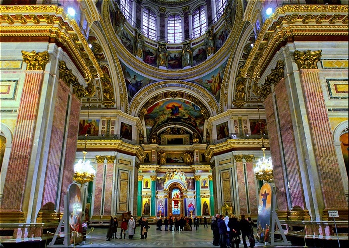Khám phá nhà thờ thánh Isaac trong chuyến du lịch Saint Petersburg
