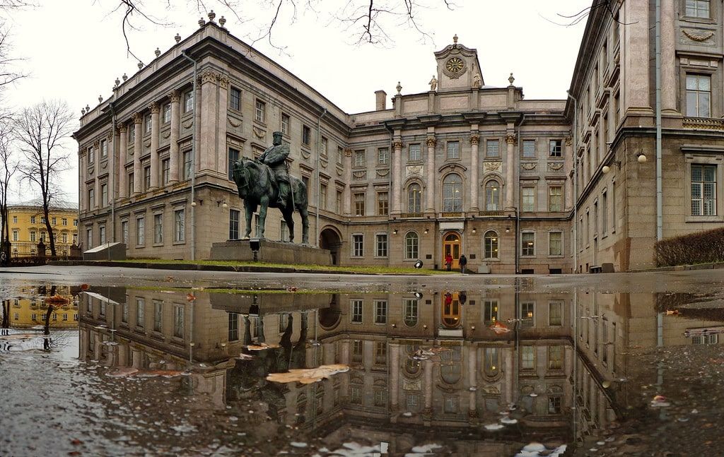 Đến Saint Petersburg đừng bỏ lỡ cung điện đá cẩm thạch