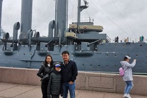 Chiến hạm Rạng Đông – tàu chiến hút khách Du Lịch Nga