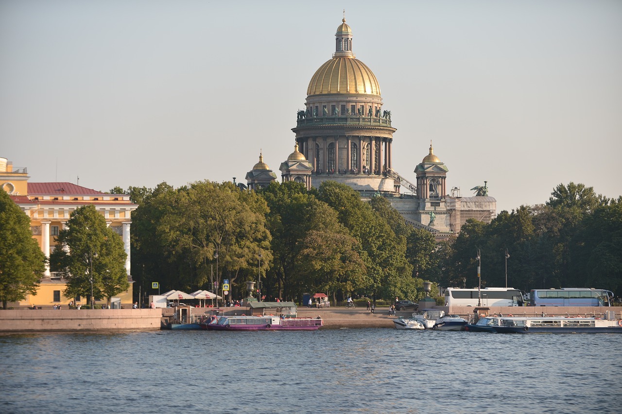 Gợi ý lịch trình du lịch Nga một ngày ở trung tâm St. Petersburg