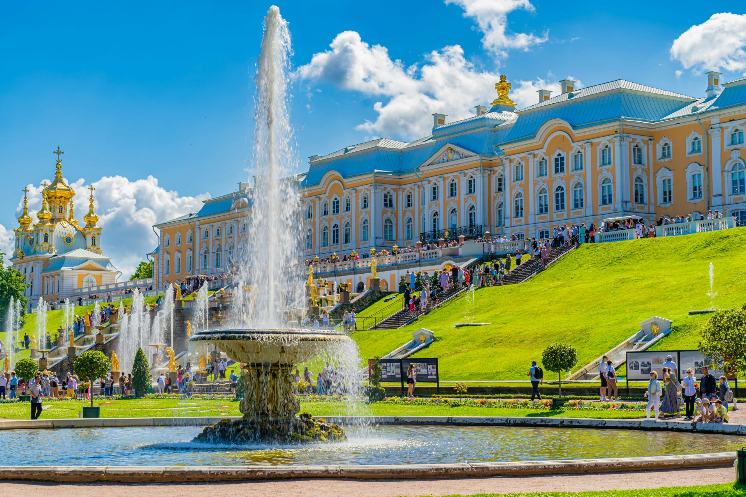 Du Lịch Nga nhất định phải đến thăm Peterhof