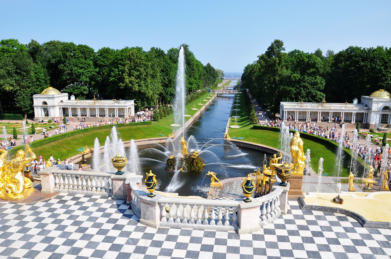 Du Lịch Nga nhất định phải đến thăm Peterhof