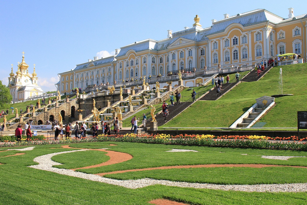 Cung điện mùa hè Peterhof: tượng đài nghệ thuật cảnh quan