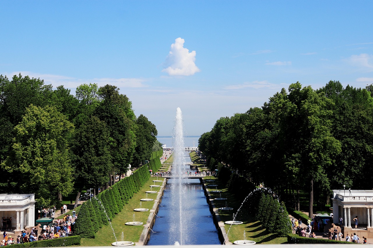 Cung điện mùa hè Peterhof: tượng đài nghệ thuật cảnh quan