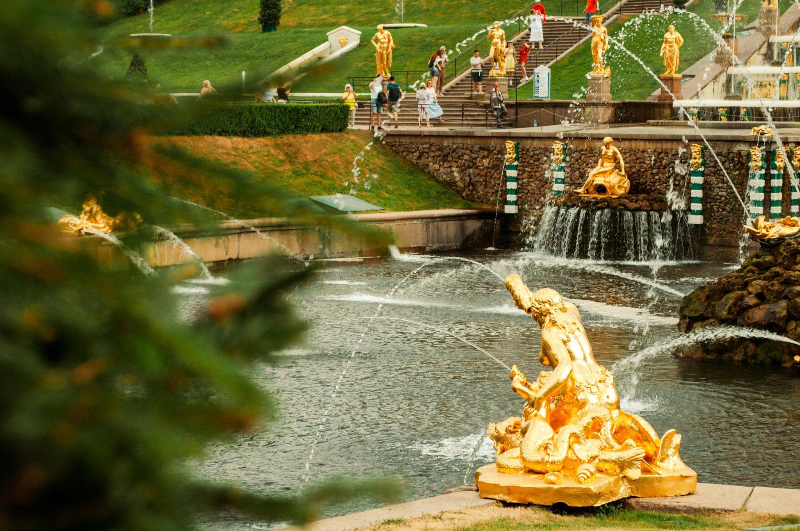 Cung điện mùa hè Peterhof: tượng đài nghệ thuật cảnh quan