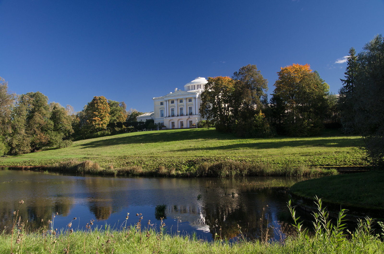 Pavlovsk, vùng ngoại ô xinh đẹp của Saint Petersburg